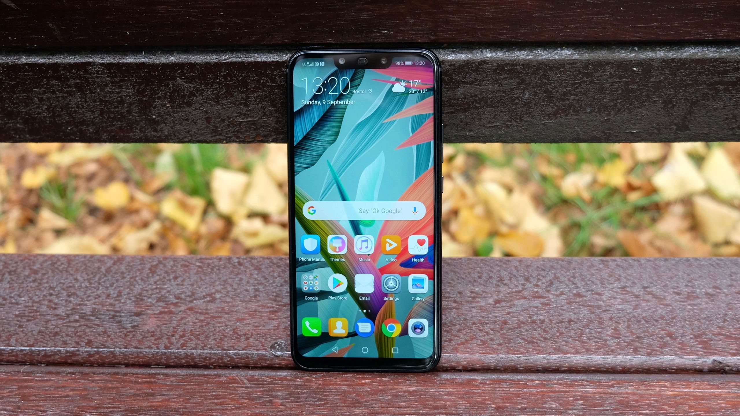Spesifikasi dan Review Huawei Mate 20 Lite: Handphone Andalan Anda